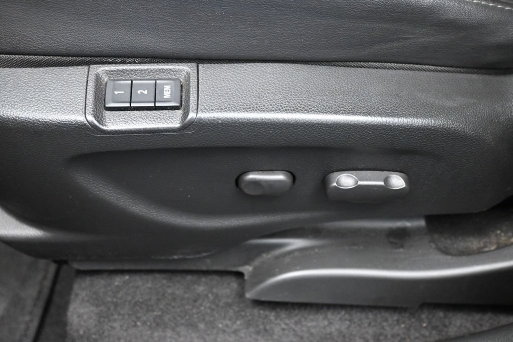 Used 2019 Buick Encore Essence FWD image 11