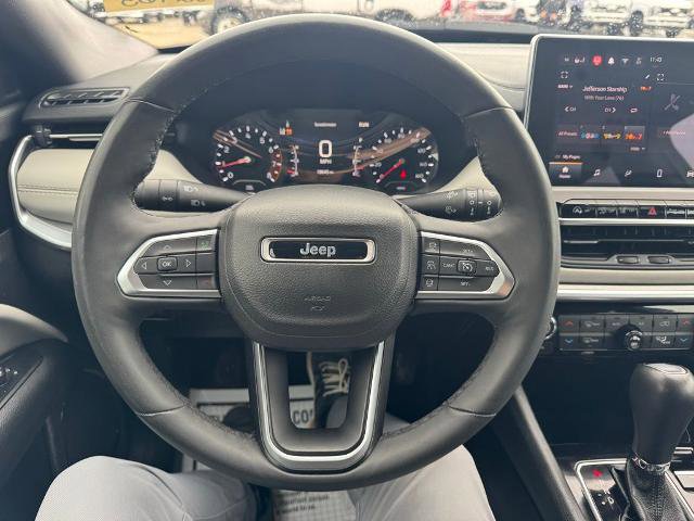 Used 2025 Jeep Compass Limited image 23
