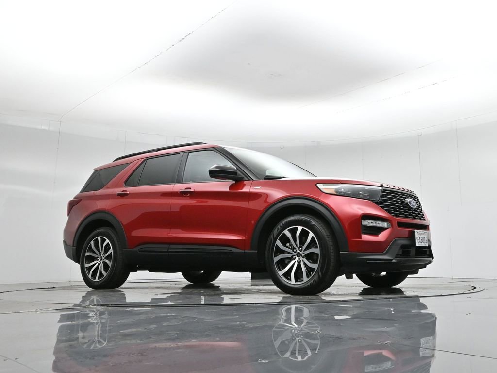 Certified 2022 Ford Explorer ST-Line w/ Class IV Trailer Tow Package image 4