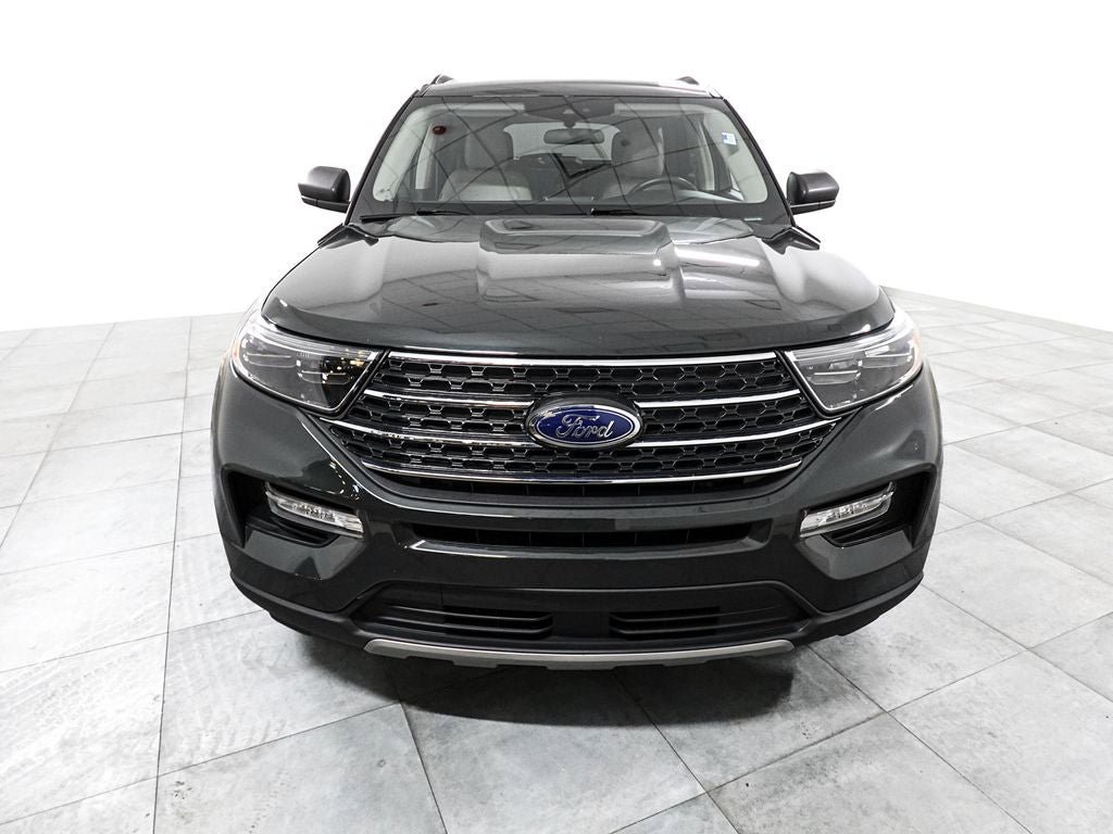 Certified 2023 Ford Explorer XLT w/ Equipment Group 202A AWD/4WD image 3