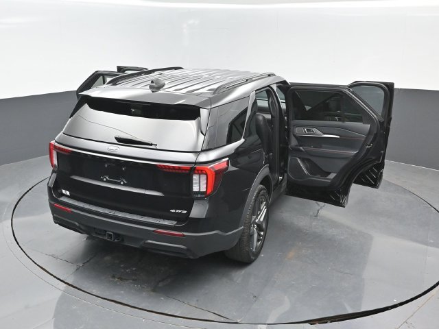 Certified 2025 Ford Explorer ST-Line w/ ST-Line Street Pack AWD/4WD image 27