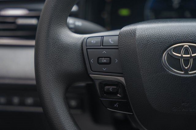 Used 2025 Toyota Camry LE image 34