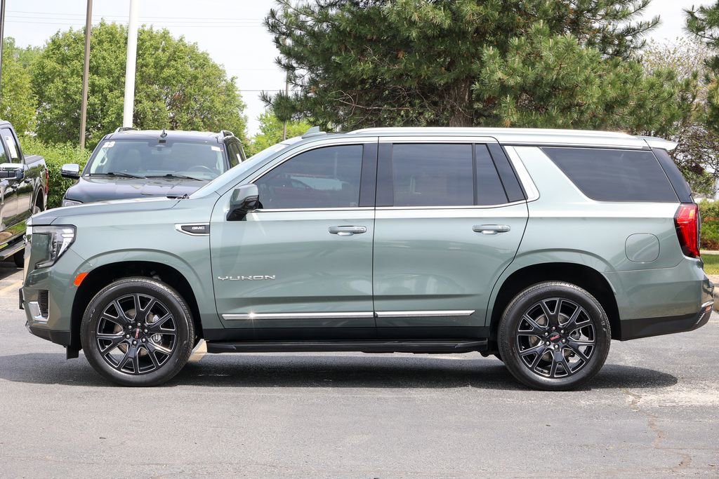 Used 2024 GMC Yukon SLT w/ SLT Luxury Package AWD/4WD image 27