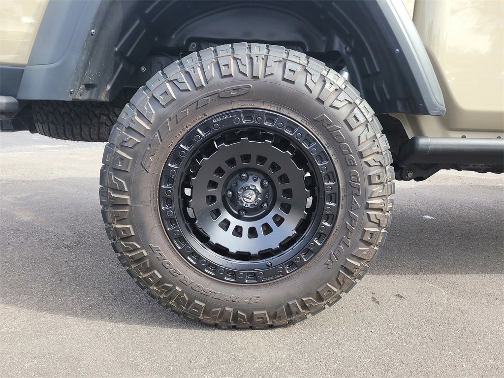 Used 2022 Jeep Gladiator Rubicon w/ LED Lighting Group image 5