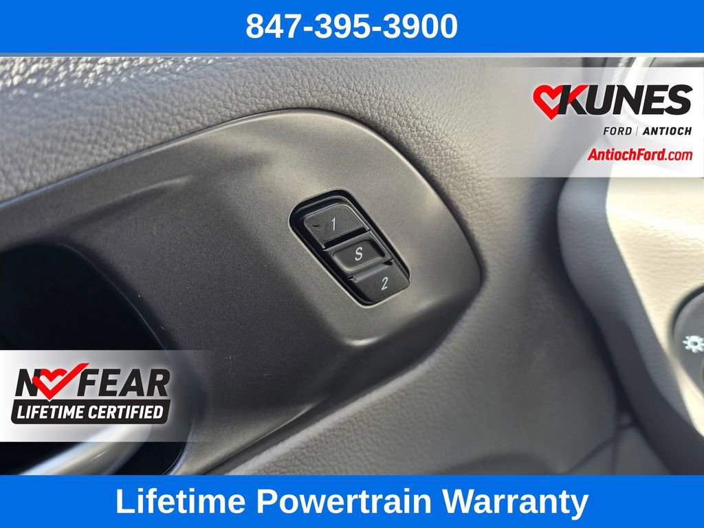 Used 2024 Chrysler Pacifica Touring-L image 47