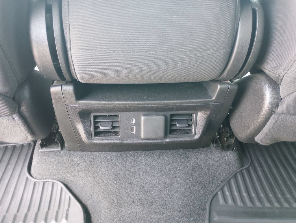 Used 2025 Chevrolet Silverado 1500 LT RWD image 28