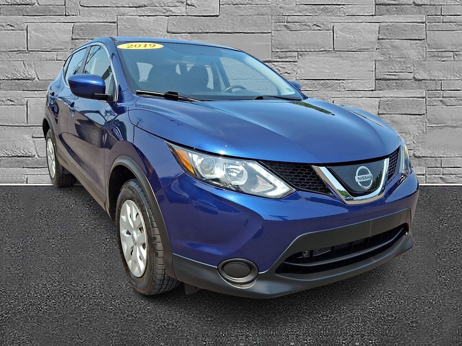Used 2019 Nissan Rogue Sport S AWD/4WD image 2