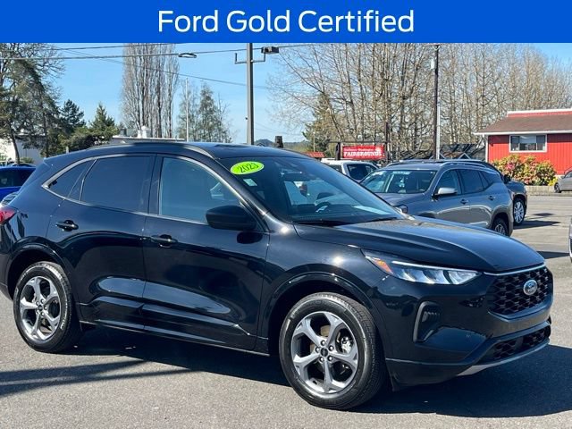 Certified 2023 Ford Escape ST-Line AWD/4WD image 3