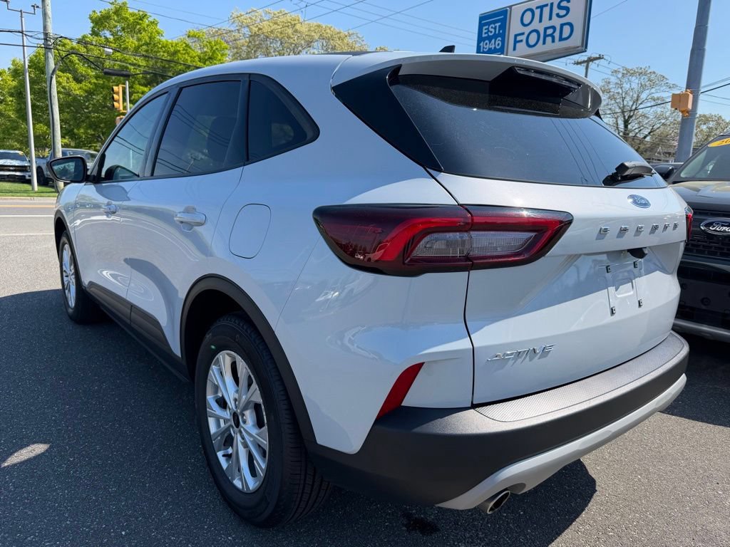 Certified 2025 Ford Escape Active FWD image 4