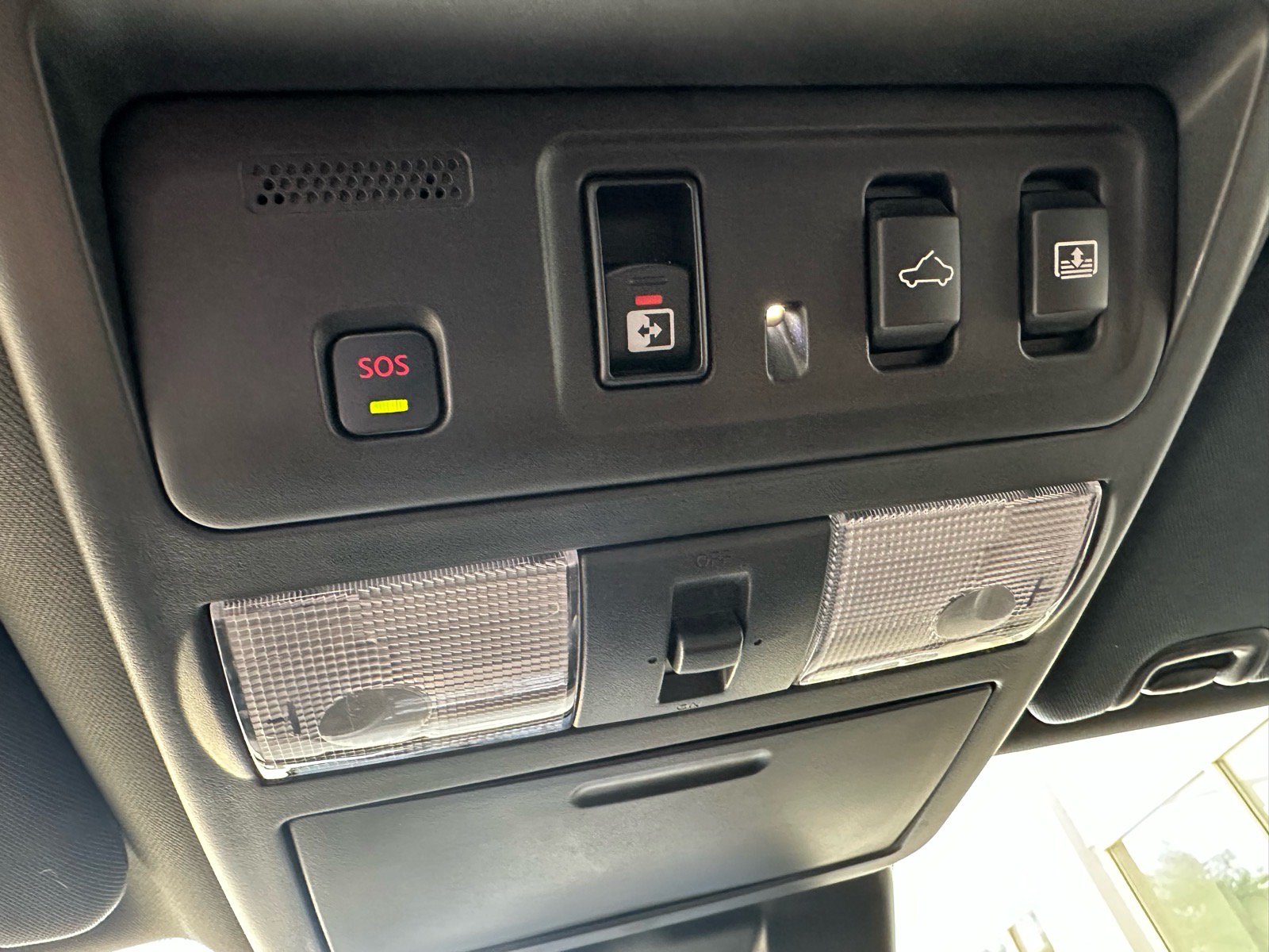 Used 2023 Nissan Titan Platinum Reserve w/ Moonroof Package AWD/4WD image 42