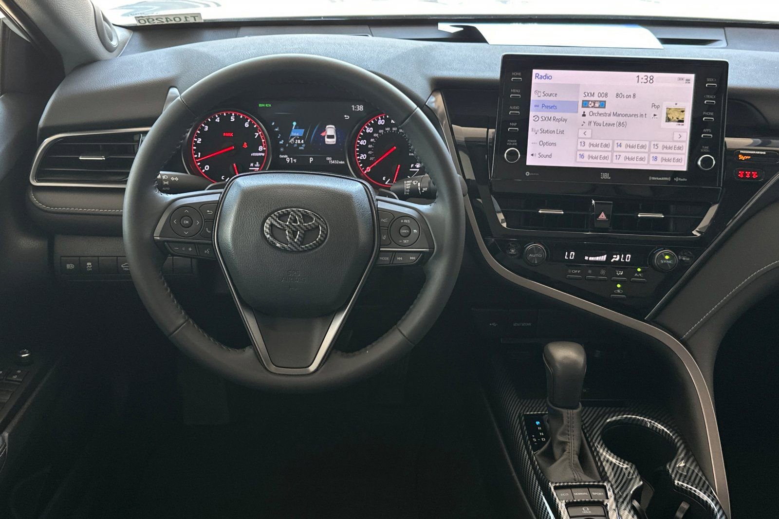 Used 2023 Toyota Camry XSE FWD image 13
