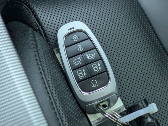 Used 2024 Hyundai Palisade Calligraphy image 30