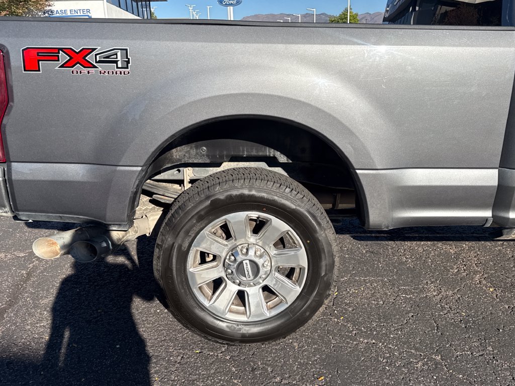 Certified 2021 Ford F250 Platinum w/ FX4 Off-Road Package AWD/4WD image 31