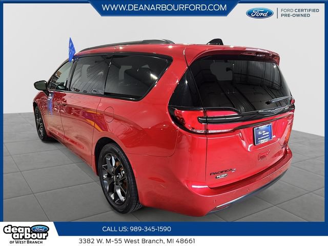 Used 2025 Chrysler Pacifica Limited FWD image 4
