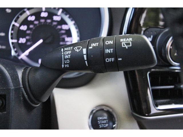 Used 2023 Toyota Highlander XLE FWD image 18