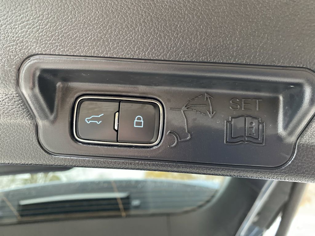 Certified 2025 Ford Explorer ST-Line w/ Premium Package image 19