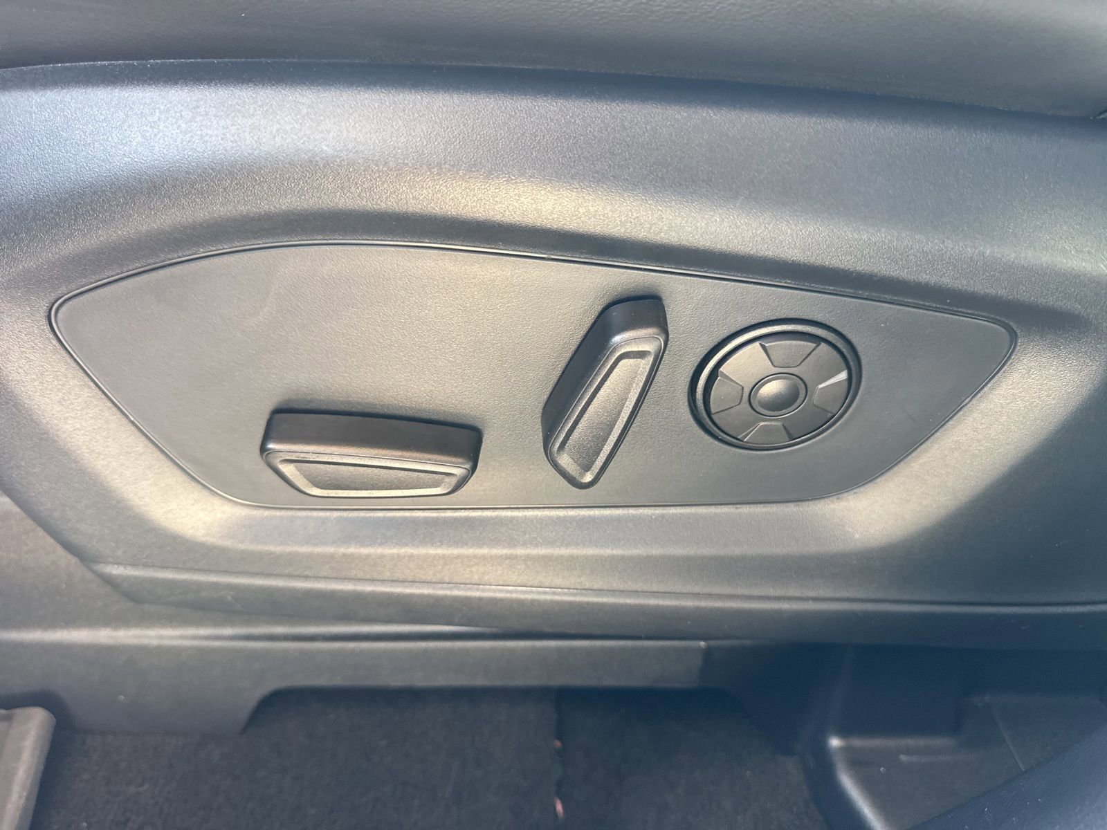 Certified 2025 Ford Explorer ST-Line w/ Premium Package image 26