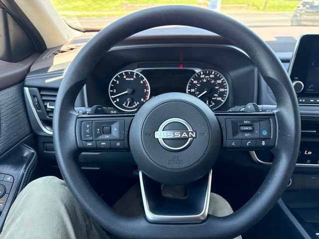Used 2023 Nissan Rogue SV AWD/4WD image 19