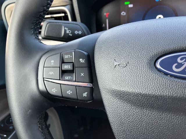 Certified 2025 Ford Maverick Lariat w/ 4K Tow Package AWD/4WD image 38