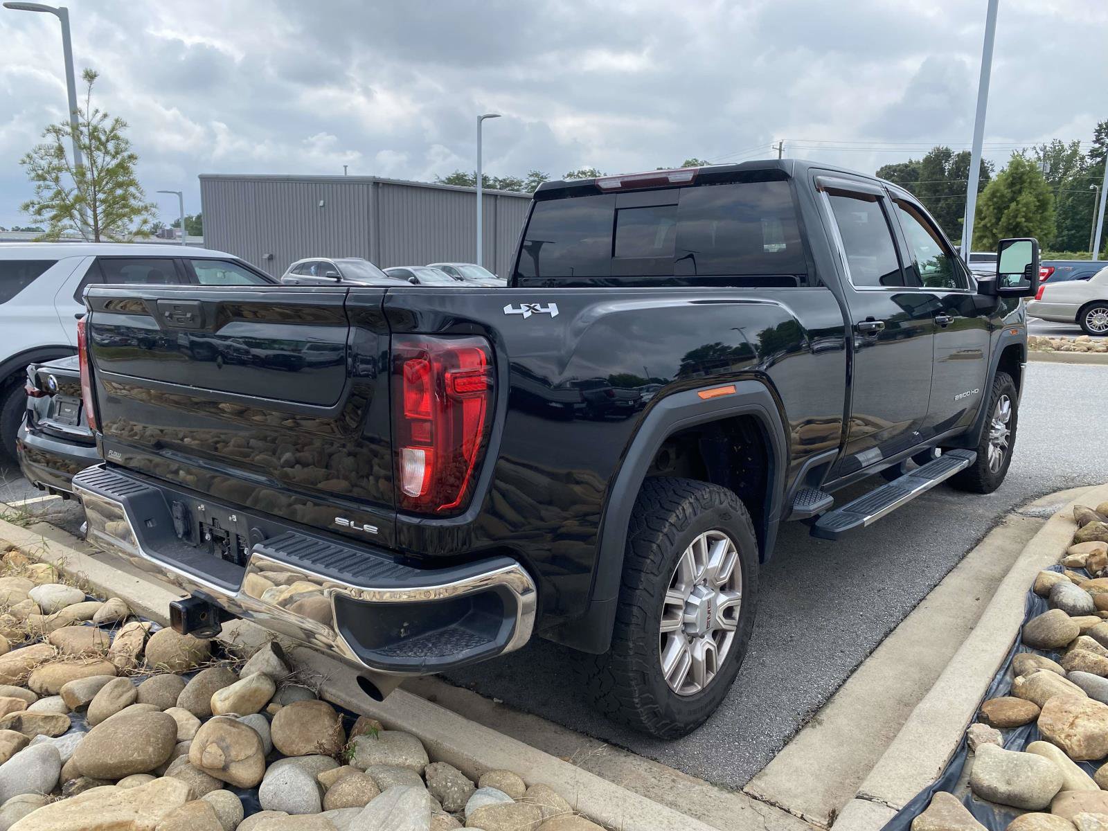 Used 2022 GMC Sierra 2500 SLE w/ SLE Value Package; AWD/4WD image 7