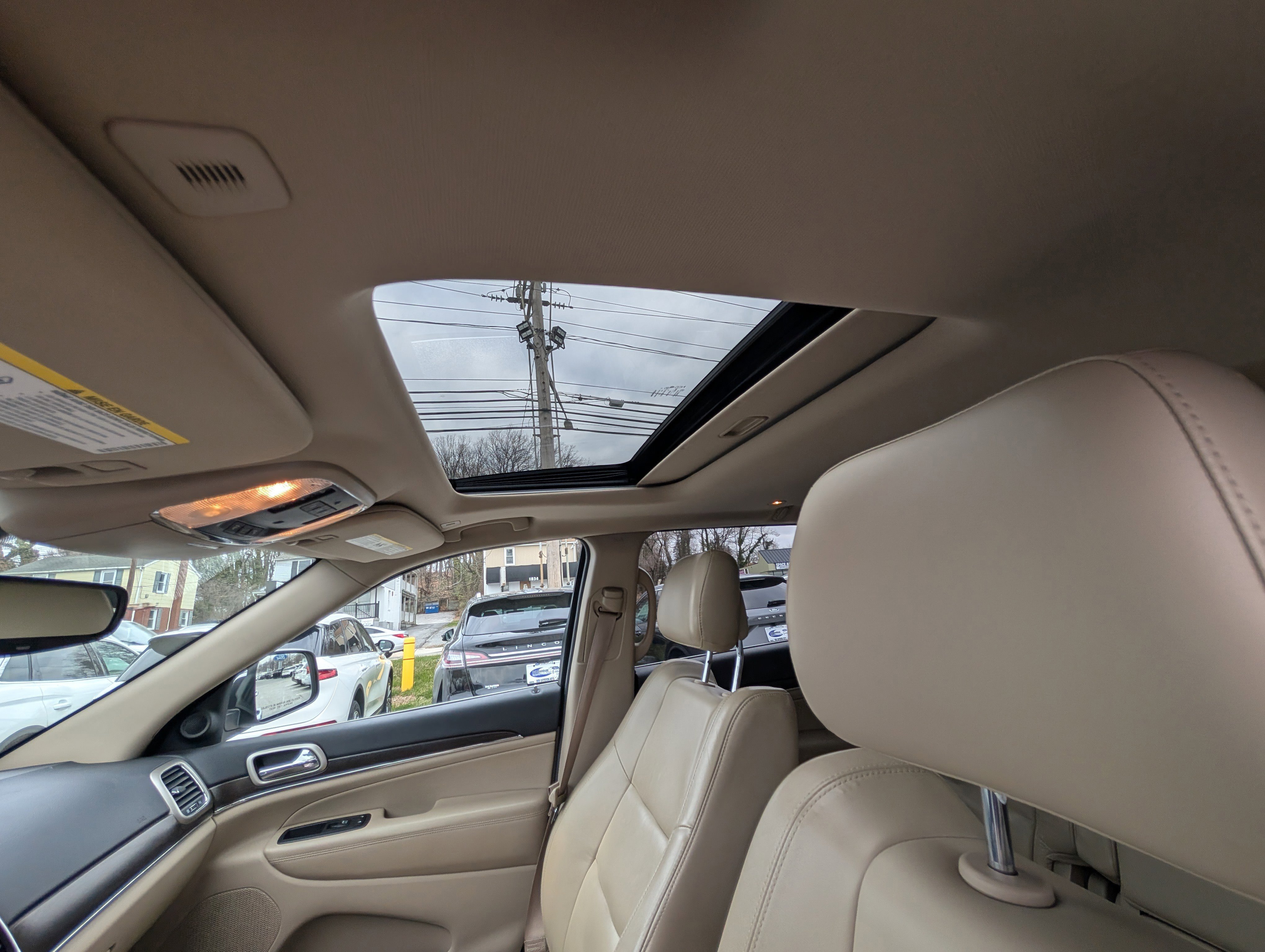 Used 2017 Jeep Grand Cherokee Limited image 21