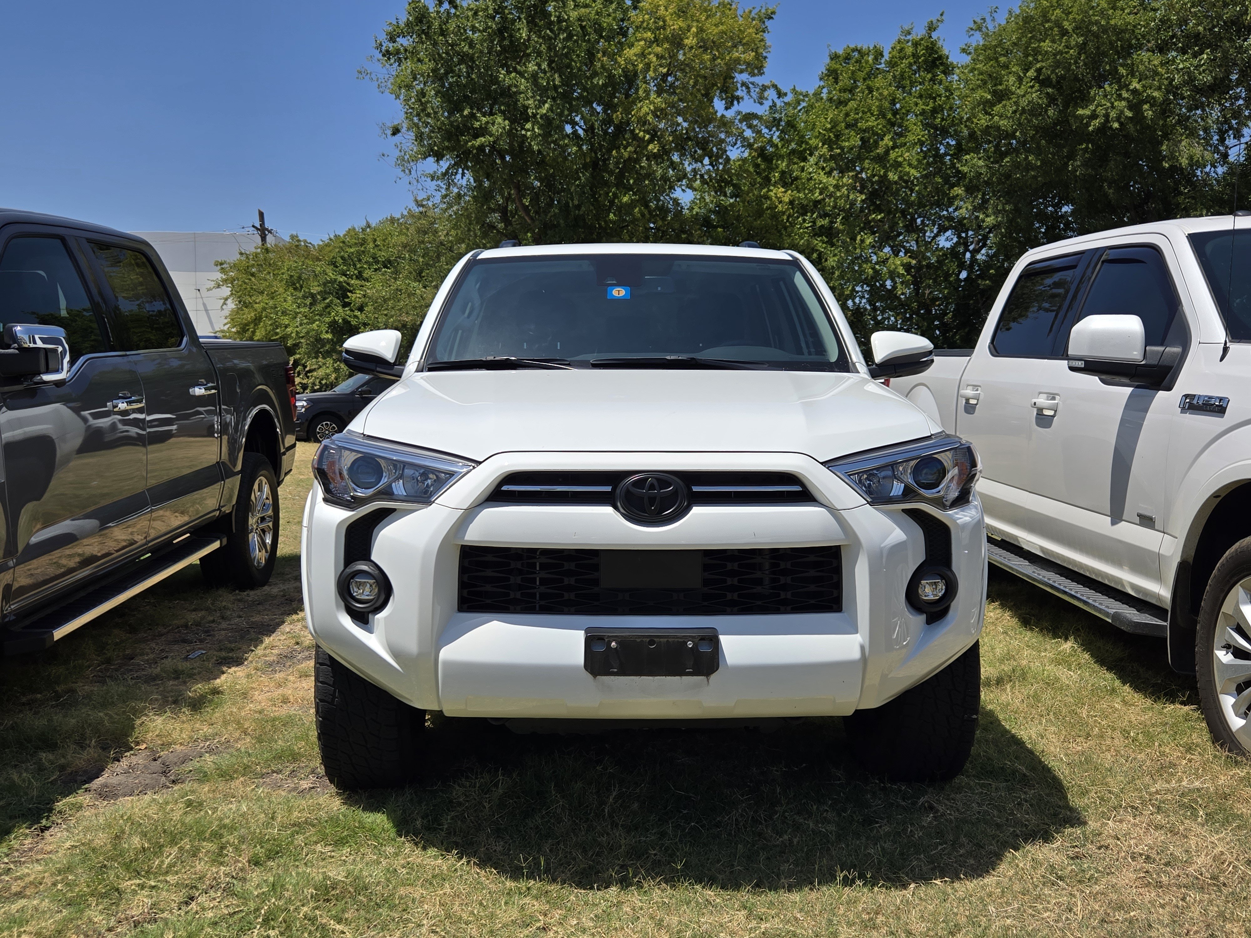 Used 2023 Toyota 4Runner SR5 Premium w/ Moonroof Package AWD/4WD image 2