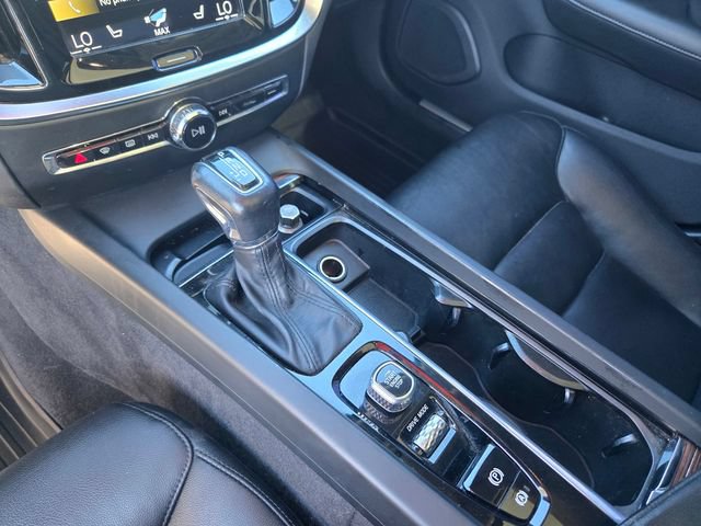 Used 2021 Volvo S60 T5 Momentum w/ Premium Package AWD/4WD image 14
