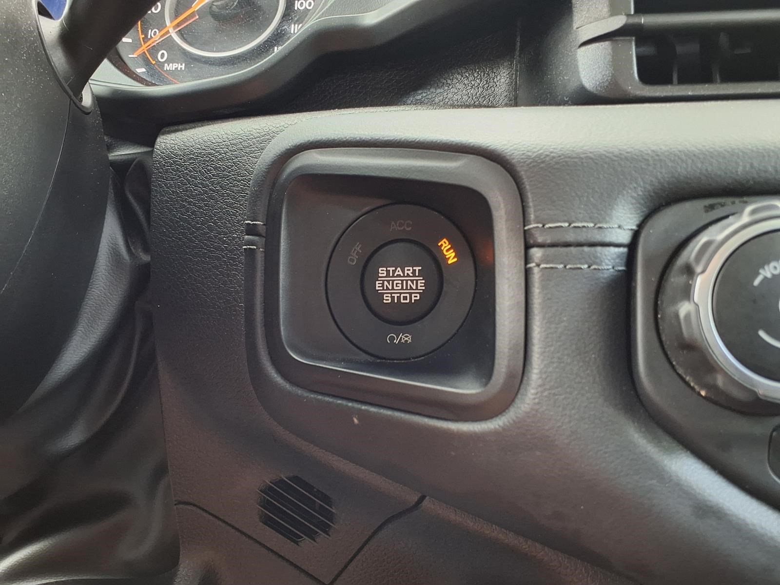 Used 2025 Jeep Gladiator Rubicon AWD/4WD image 23