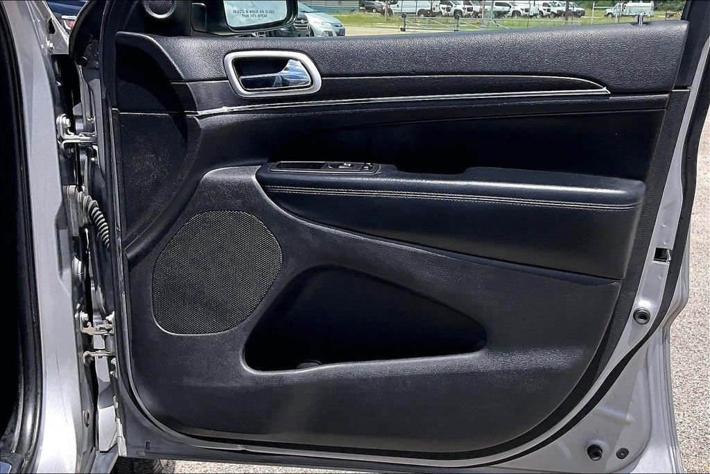 Used 2018 Jeep Grand Cherokee Limited RWD image 29