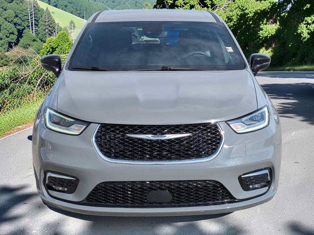Used 2025 Chrysler Pacifica Select FWD image 9