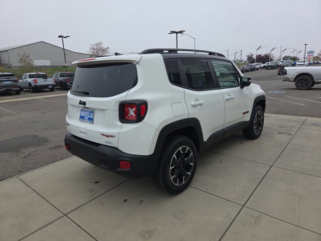 Used 2023 Jeep Renegade Trailhawk image 5