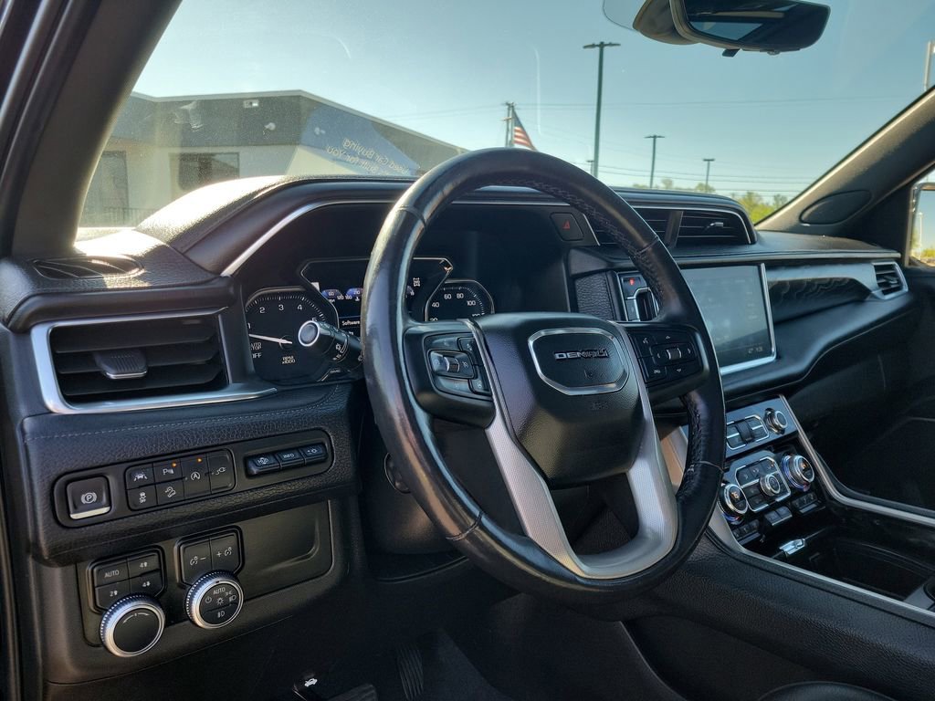 Used 2021 GMC Yukon Denali w/ Denali Premium Package AWD/4WD image 23