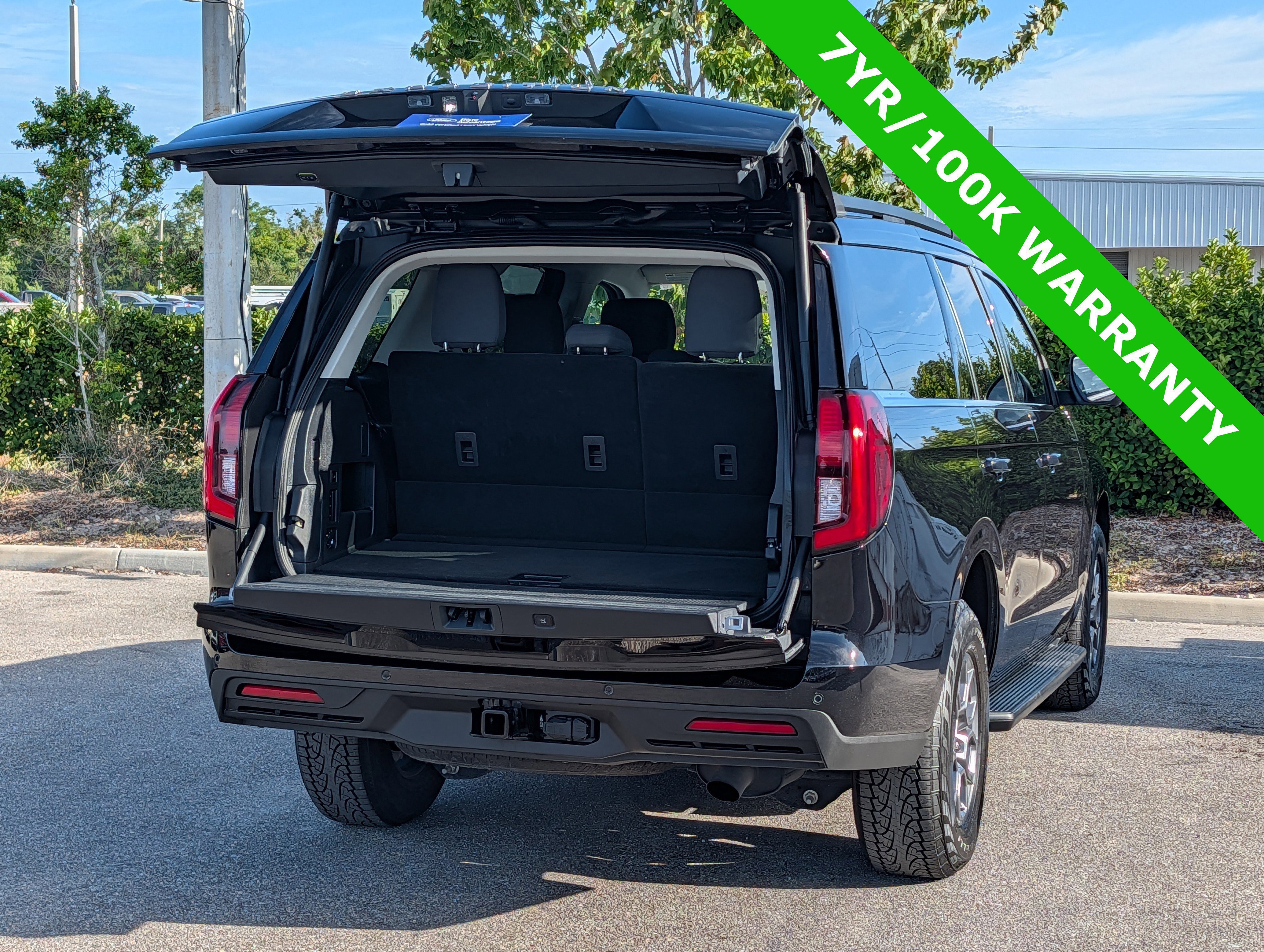 Certified 2025 Ford Expedition Active RWD image 6