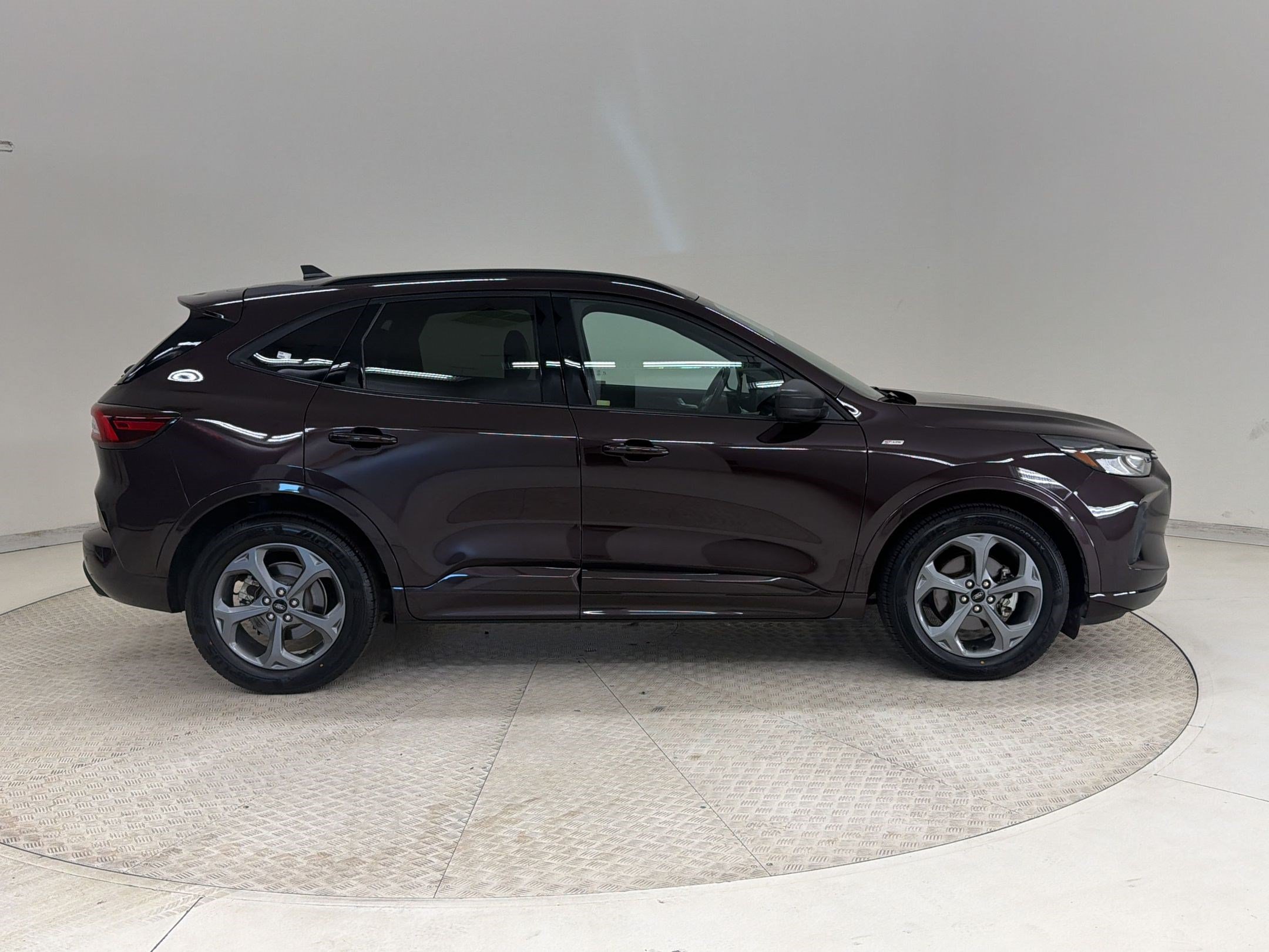 Certified 2023 Ford Escape ST-Line w/ Tech Pack #1 FWD image 8