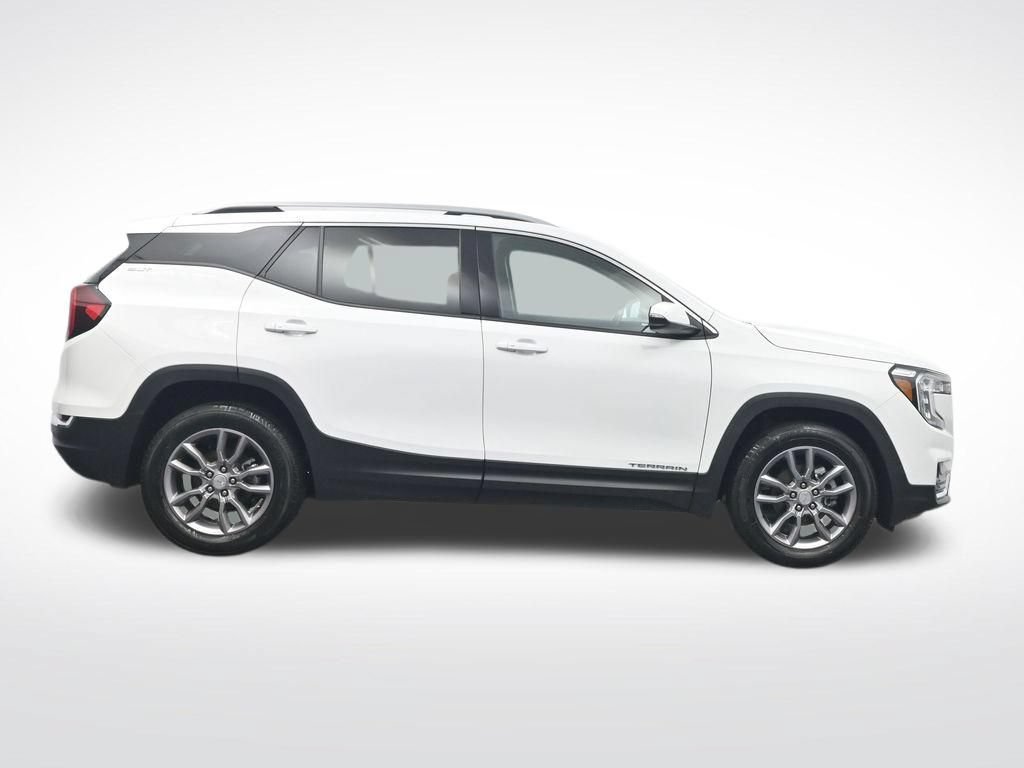 Used 2024 GMC Terrain SLT AWD/4WD image 4