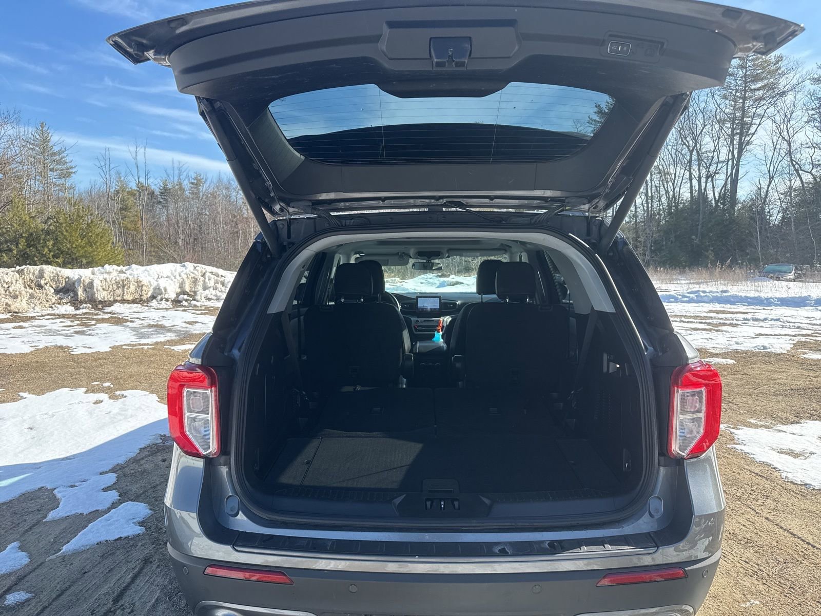 Certified 2022 Ford Explorer XLT w/ Equipment Group 202A image 9