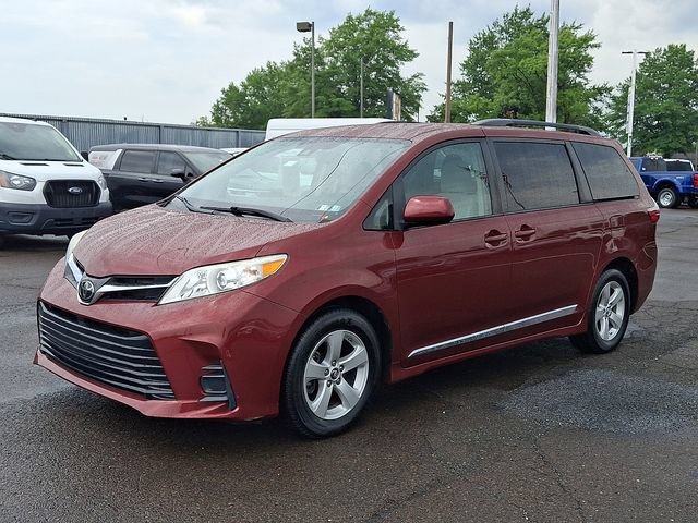 Used 2019 Toyota Sienna LE FWD image 3
