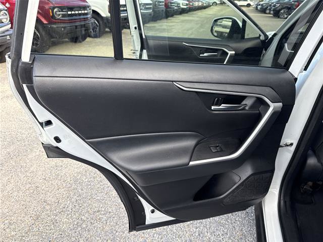Used 2020 Toyota RAV4 XLE FWD image 27