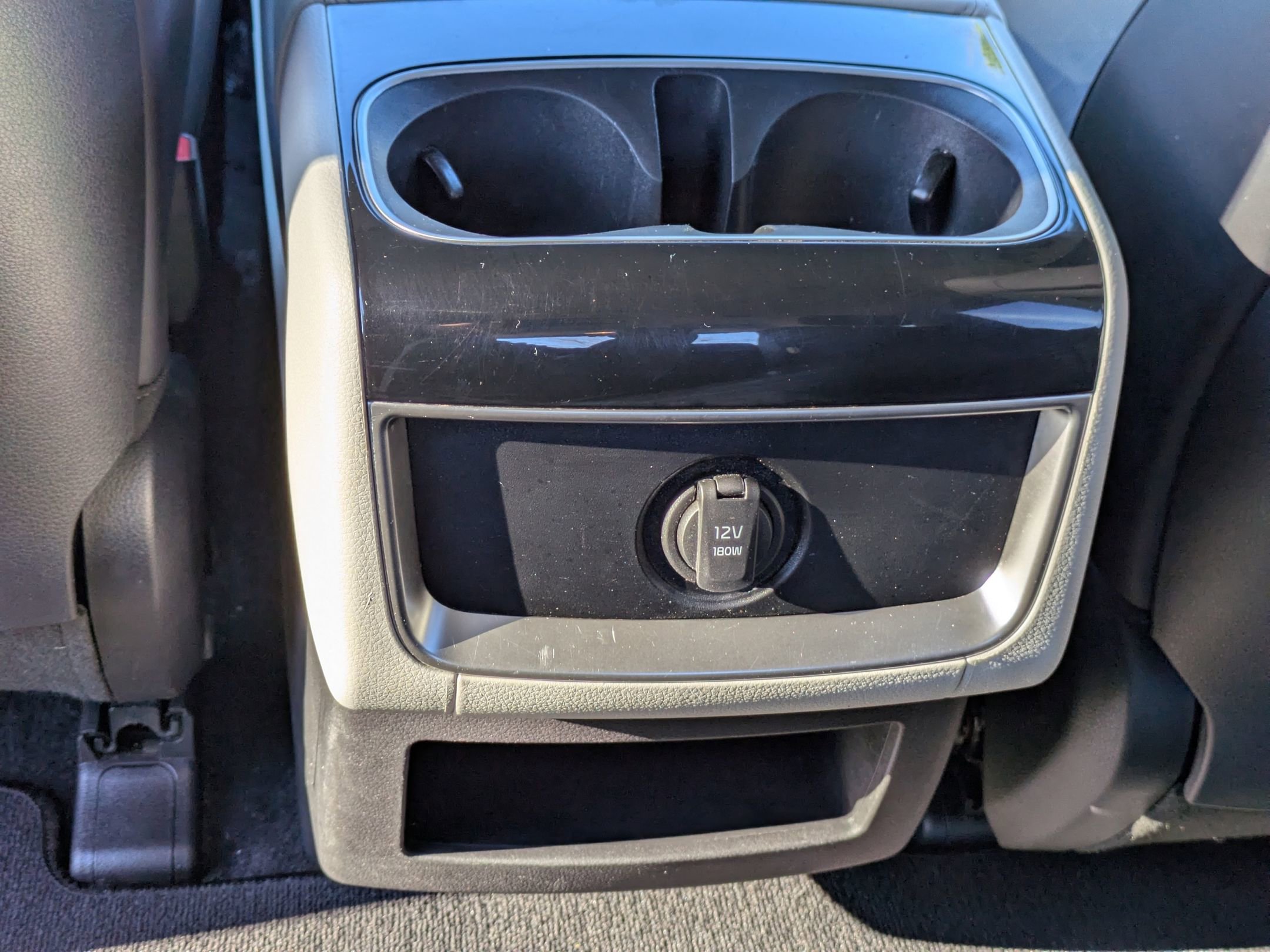 Used 2024 Kia Carnival EX image 27