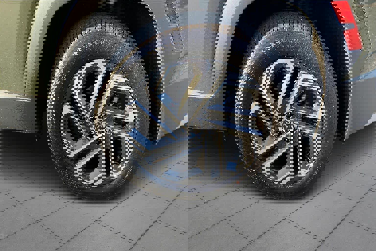 Used 2025 Hyundai Tucson Limited image 12