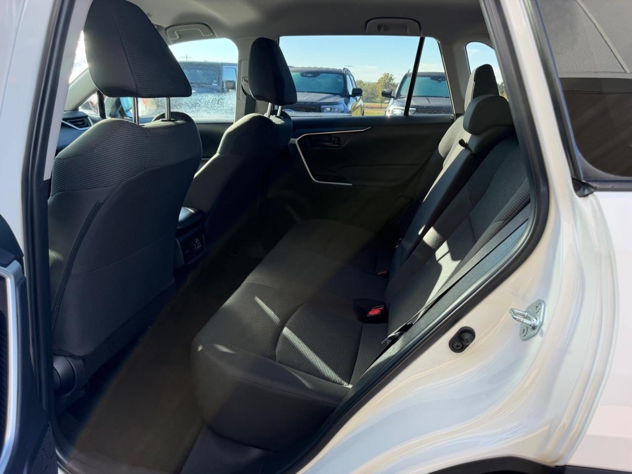 Used 2025 Toyota RAV4 LE AWD/4WD image 9