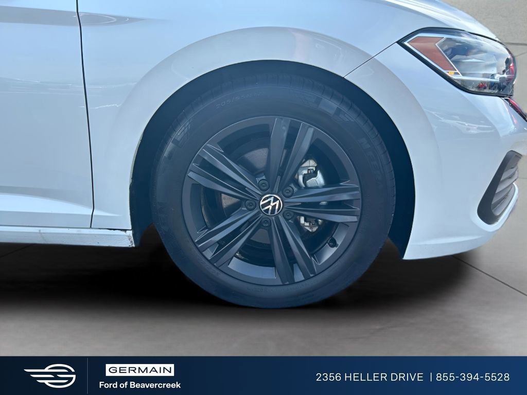 Used 2024 Volkswagen Jetta SE image 21