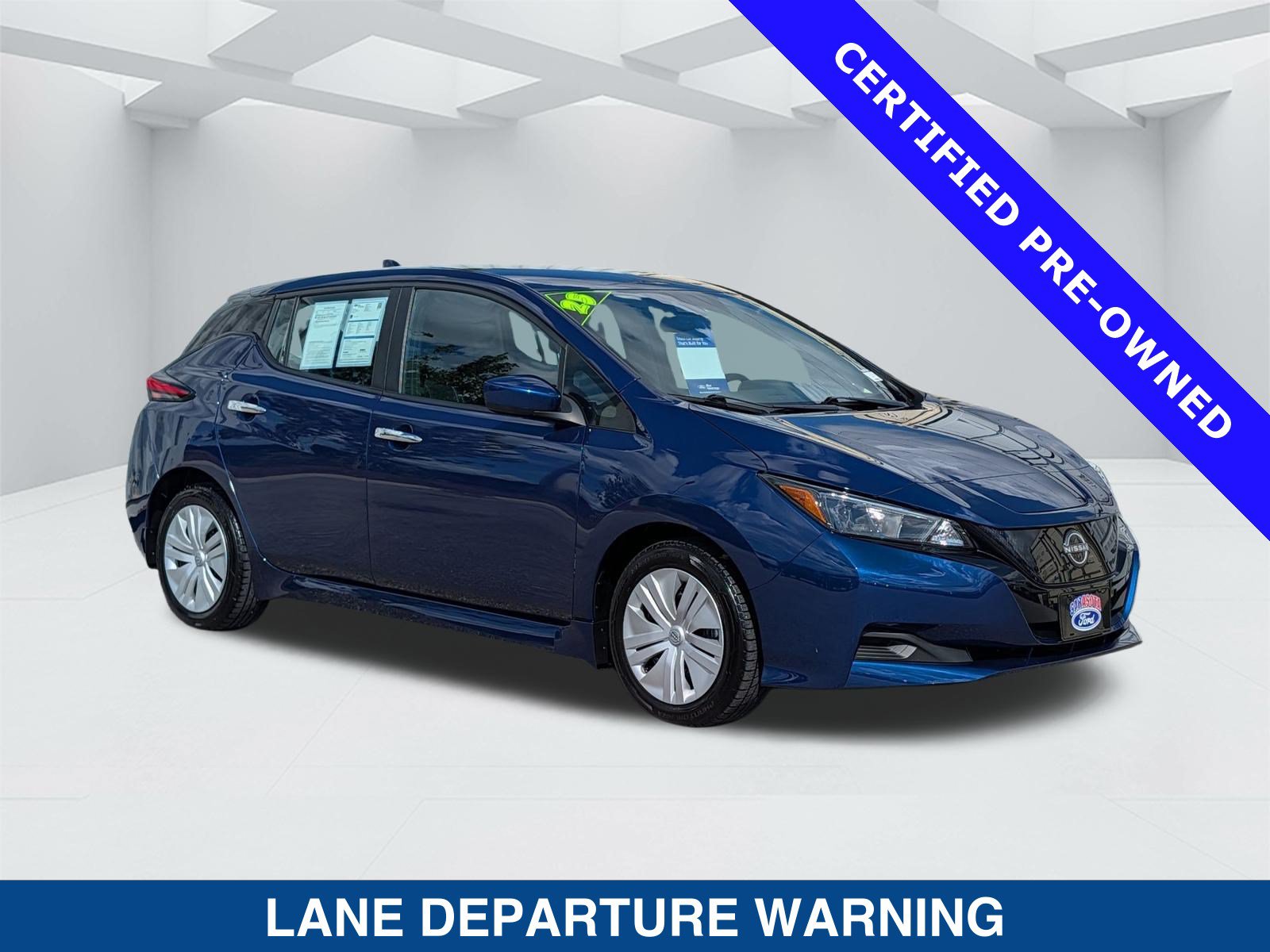 Used 2025 Nissan Leaf S FWD image 3