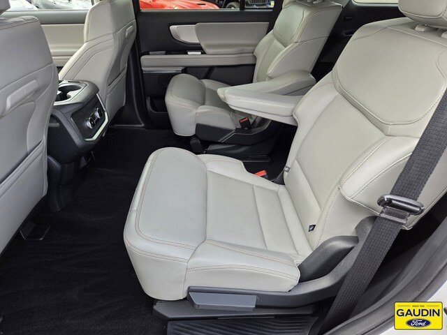 Certified 2025 Ford Expedition Active AWD/4WD image 13