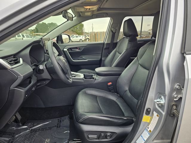 Used 2019 Toyota RAV4 XLE image 11