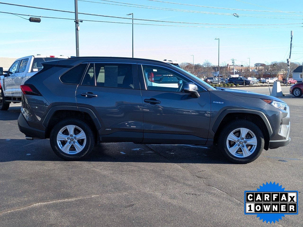 Used 2021 Toyota RAV4 XLE image 3