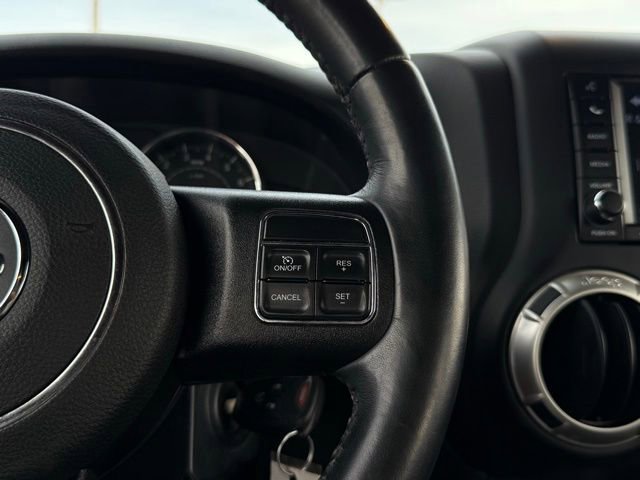 Used 2018 Jeep Wrangler Unlimited Sahara AWD/4WD image 7