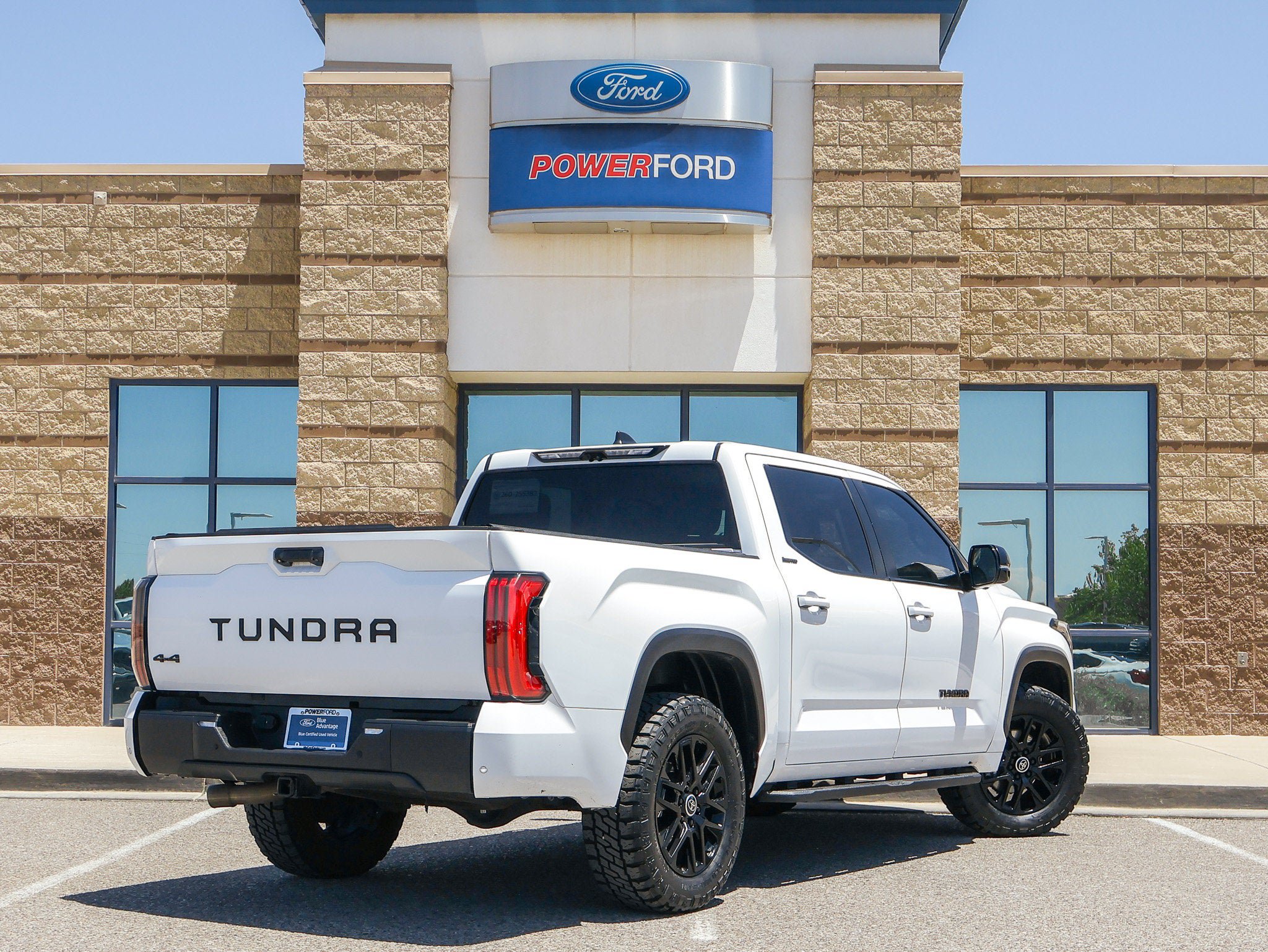 Used 2024 Toyota Tundra Limited AWD/4WD image 6