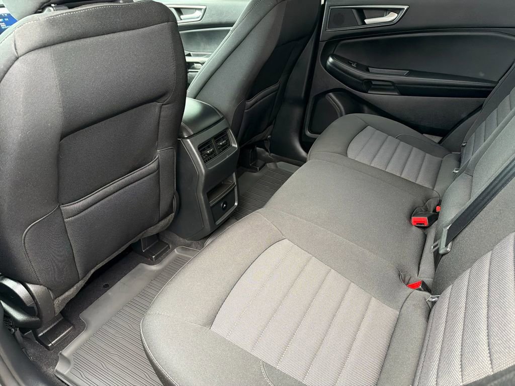Certified 2022 Ford Edge SE w/ Black Appearance Package image 11
