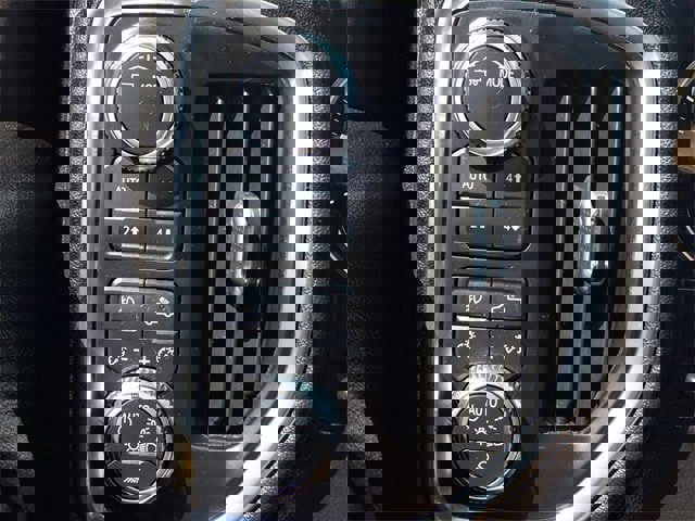 Used 2021 GMC Sierra 1500 AT4 w/ AT4 Value Package image 11